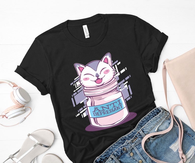Graphic T-Shirt Kawaii Cat Pill Bottle Cat Lover Gift Mental Health Shirt Anti Depressive Cat T-Shirt Fur Mama Shirt