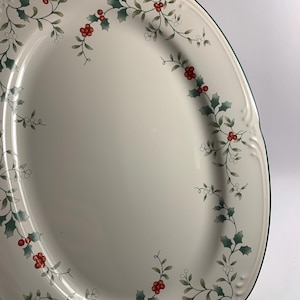 Pfaltzgraff Winterberry Large Serving Platter  - Mint Condition- USA
