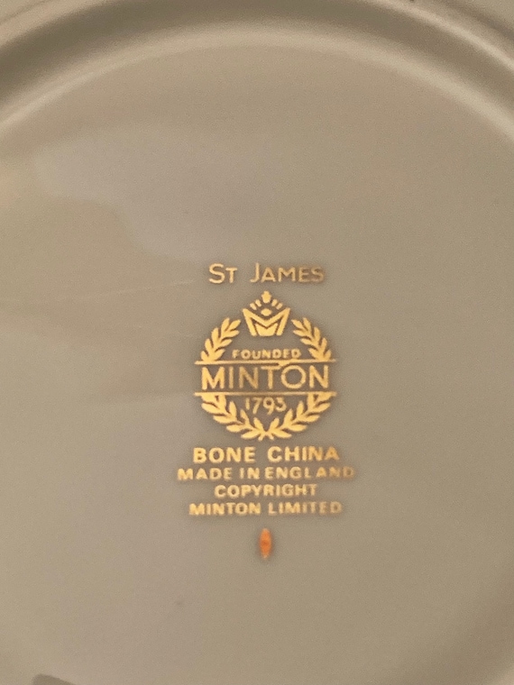 Vintage Minton St James 5-piece Place Setting - Mint Condition