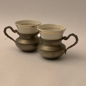 Vroeg 20e eeuw Porselein en Tinnen Demitasse Cups - Set van (2)