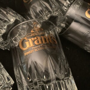 Vaso de whisky escocés de cristal con diseño de la mejor reserva familiar de William Grant, NOS, juego de (2)