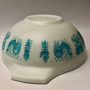 RARE PYREX Butterprint WHITE 444 4 Qt Cinderella | 1950s | Amish Folk Pyrex