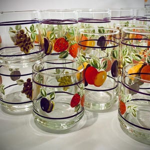 Verres à motif de fruits vintage du milieu du siècle, verres à fruits vintage - Fraises, raisins, pêches, prunes - Lot de (7)