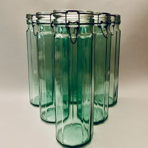 Vintage hermetische groene glazen pot, bus, pastabus, gemaakt in Italië - afzonderlijk verkocht