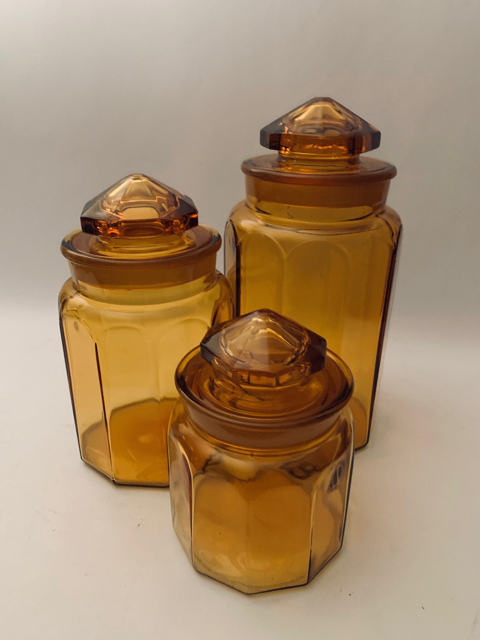 Amber Jar with Lid – Batch station
