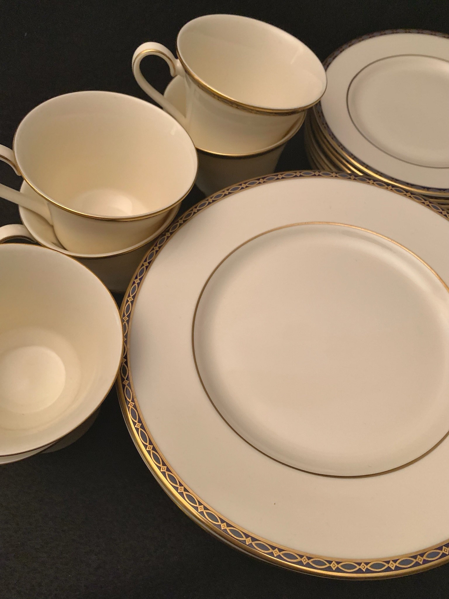 Vintage Minton St James 5-piece Place Setting - Mint Condition