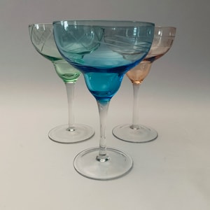 Copas de margarita grabadas en varios colores Copas de cóctel Artículos de bar - Juego de (2)