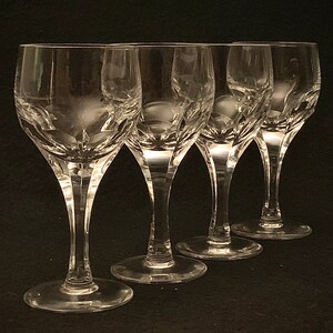 Exquisite Evora Wine Glasses by Atlantis - Set of (4)