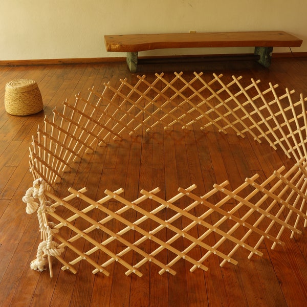 Open Playpen of wood and cotton
