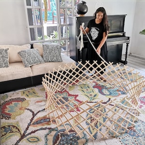 Baby Playpen of wood, portable, eco friendly and sturdy, easy to transport in all home with a safety Montessori yes space