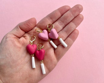 Pendientes de piruleta de corazón de San Valentín/ joyería de dulces/ Joyería de San Valentín/ Joyería en forma de corazón/ Pendientes de arcilla/ linda joyería kawaii