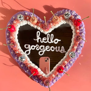 Disco Cherry Heart Cake Wall Mirror: Kawaii Faux Frosting Decor bild 10