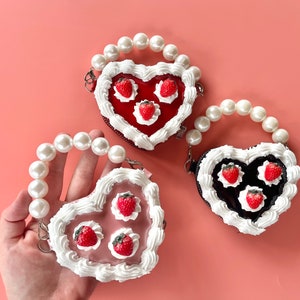 Mini Heart Shaped Cake Clutch Purse with Pearl Strap/ Frosted Kawaii Purse/ Cute Cake Handbag/ Crossbody Bag/ Unique Fashion Bag/Pearls