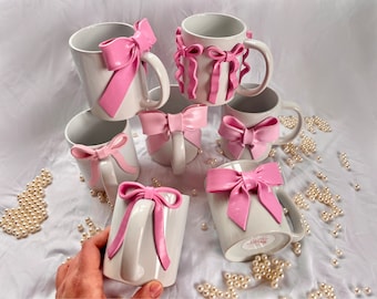 Kokette rosa Schleifenbecher/ süße Keramiktasse/ Girly Pop Kaffeetasse/ Schleifendekor/ moderne Keramiktasse/ Geschenk für Kaffeeliebhaber/ rosa Bänder