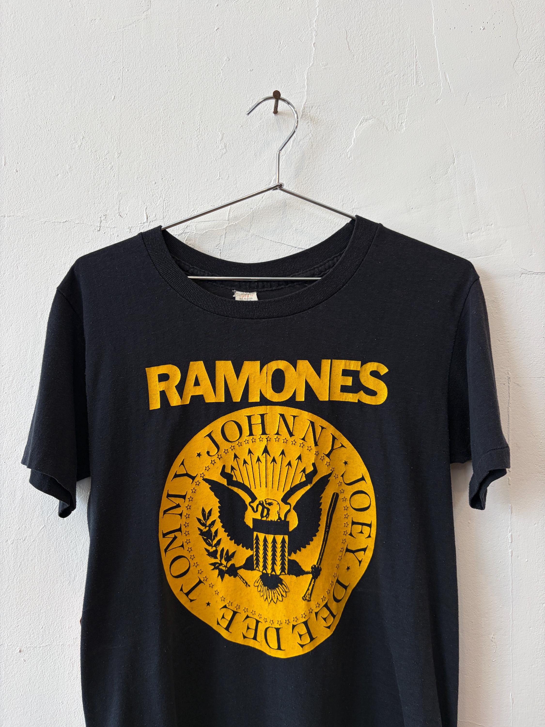 Vintage 80's Ramones Rock Band Seal Logo Single Stitch Black T