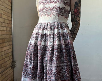 Sm, Bedrucktes ärmelloses Kleid aus den 1950er Jahren, Rot Schwarz, Sommer - M