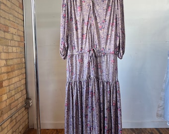 Size 14, 1970s Purple Floral dress, Tie Waist, Debby of California - M