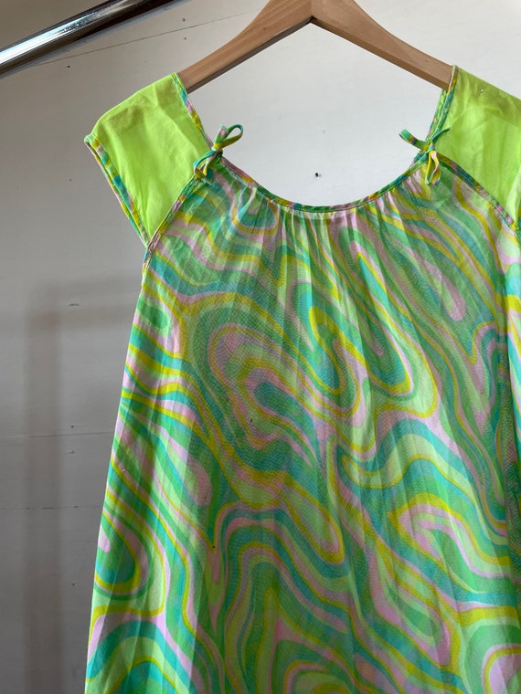 Med Large / 1970s Psychedelic Marble Print Dress … - image 2