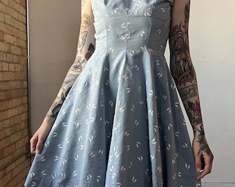 Petite taille, Robe sans manches bleu ciel Années 50, été -L