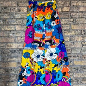 26” Waist, 60s 70s Vibrant Psychedelic Mod Floral Print Maxi Skirt, Groovy, Hippie - K