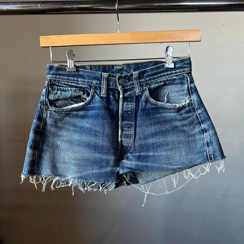 levis brown shorts