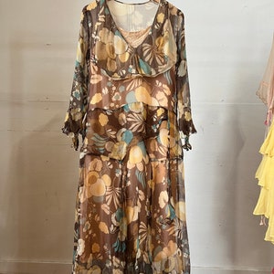 Med Large, 1920s 1930s Silk Chiffon Floral Print Dress, Brown
