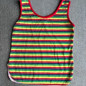 Mehrere Größen, 1970er Jahre gestreiftes Polyester Tank Top, Sommer, Rollschuhbahn