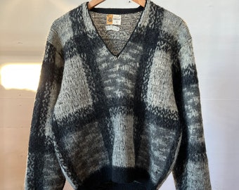 Med Large, 1950s 1960s Plaid Mohair V Neck Pullover Sweater - D