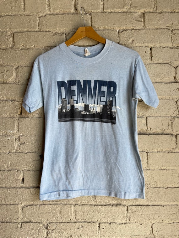 Small Med / 1980s Denver Cityscape Souvenir T-Shir