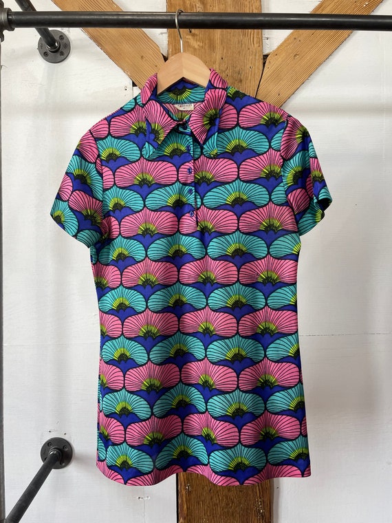 Med / 1970s Colorful Print Polyester Shirt / All … - image 2