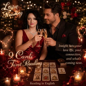 Op de afbeelding: Een romantische afbeelding met een stel dat toost met champagneglazen. De tekst luidt "Love Reading" en "9 Cards Tarot Reading". De afbeelding bevat tarotkaarten, kaarsen en de tekst "Insight into your love life, your connection, and what's coming next."