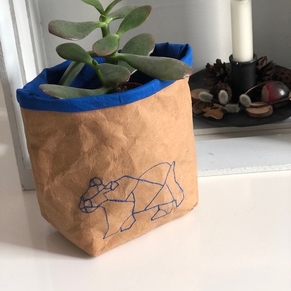 Utensilo, planter made of snap pap, vegan leather, with origami embroidery