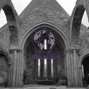 Chiesa abbandonata / Arte stampabile scaricabile / Wall Art / Fotografia Urbana / Europa / Stampa a colori