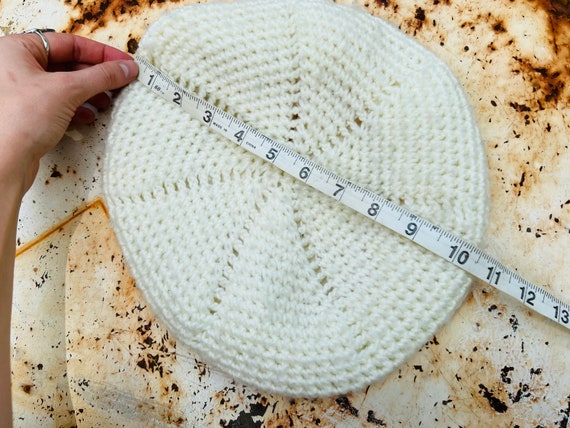 Vintage 1970’s Handmade White Knit Billed Beret/C… - image 8