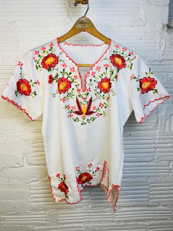 Vintage 1960’s/70’s White Cotton Floral Embroider… - image 5