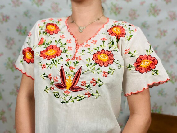 Vintage 1960’s/70’s White Cotton Floral Embroider… - image 4