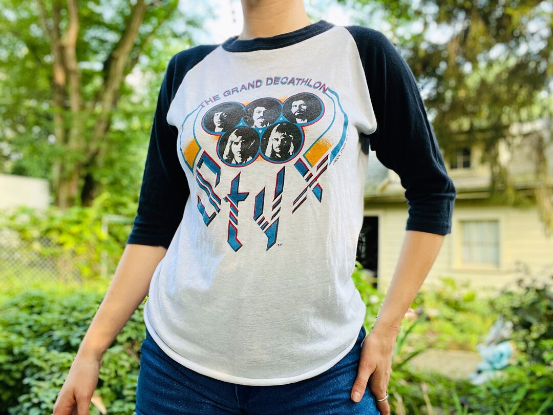 Vintage 1979 STYX La camiseta de dos tonos del Grand Decathlon North American Tour. Camiseta de banda vintage. Camisas de banda. Camisa de los anos 70. Tapas. Estigio. Gira del rock. Etsy Mexico