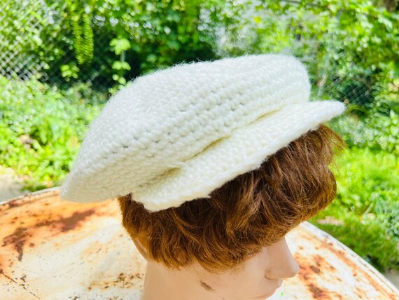 Vintage 1970’s Handmade White Knit Billed Beret/C… - image 5