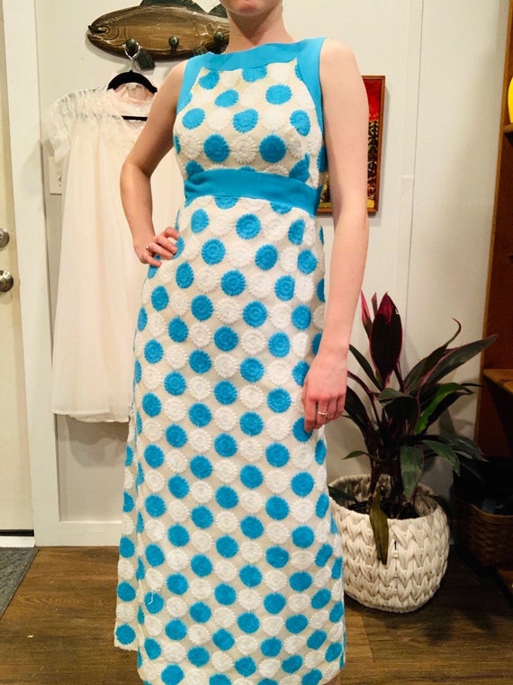 Vintage 1960’s Handmade Floral Blue and White Form