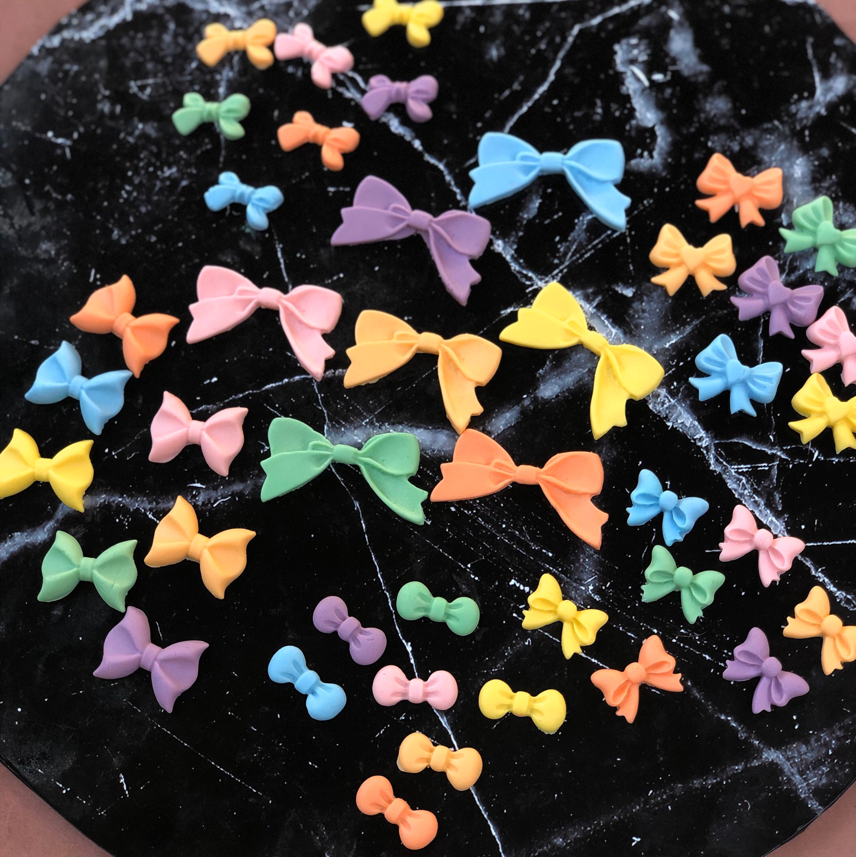 24 Edible Bows for cupcakes and cakes. Pretty cupcake toppers. Etsy.de