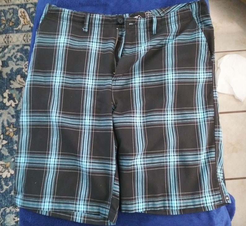 Quicksilver Mens shorts 40