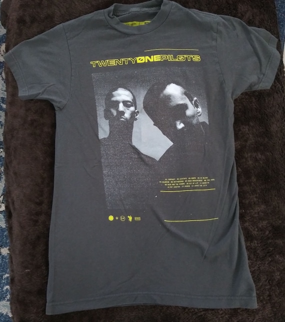 Twenty One Pilots shirt small - image 1