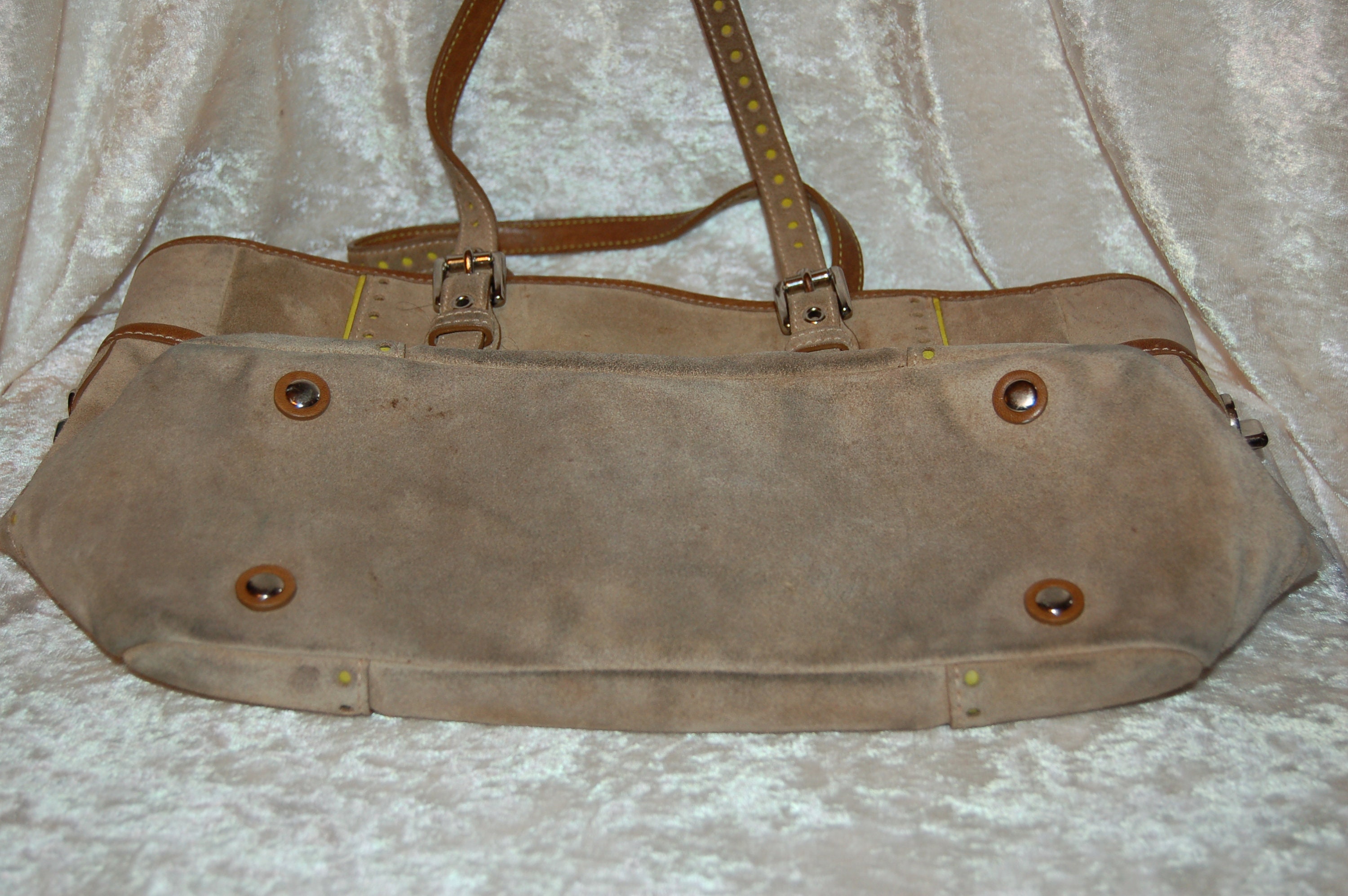 Vintage Coach No. G04Q-1430 Buckskin Suede Leather Purse With -  Israel