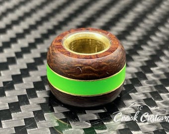 Jute Micarta Paracord Lanyard Perle: Grüner Schimmer und Messing