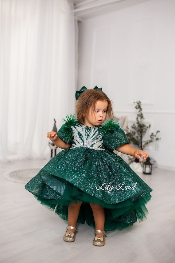 2t green dress hotsell