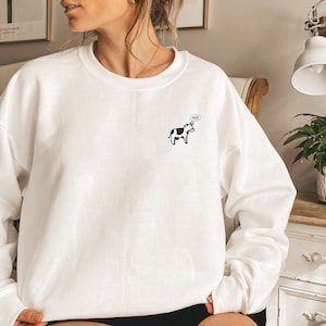 Cow Sweatshirt, Cute Cow Moo Lover Sweater, Cow Icon Crewneck, Cow Design Cute Gift, Vegetarian Crewneck, Animal Lover UNISEX Sweatshirt