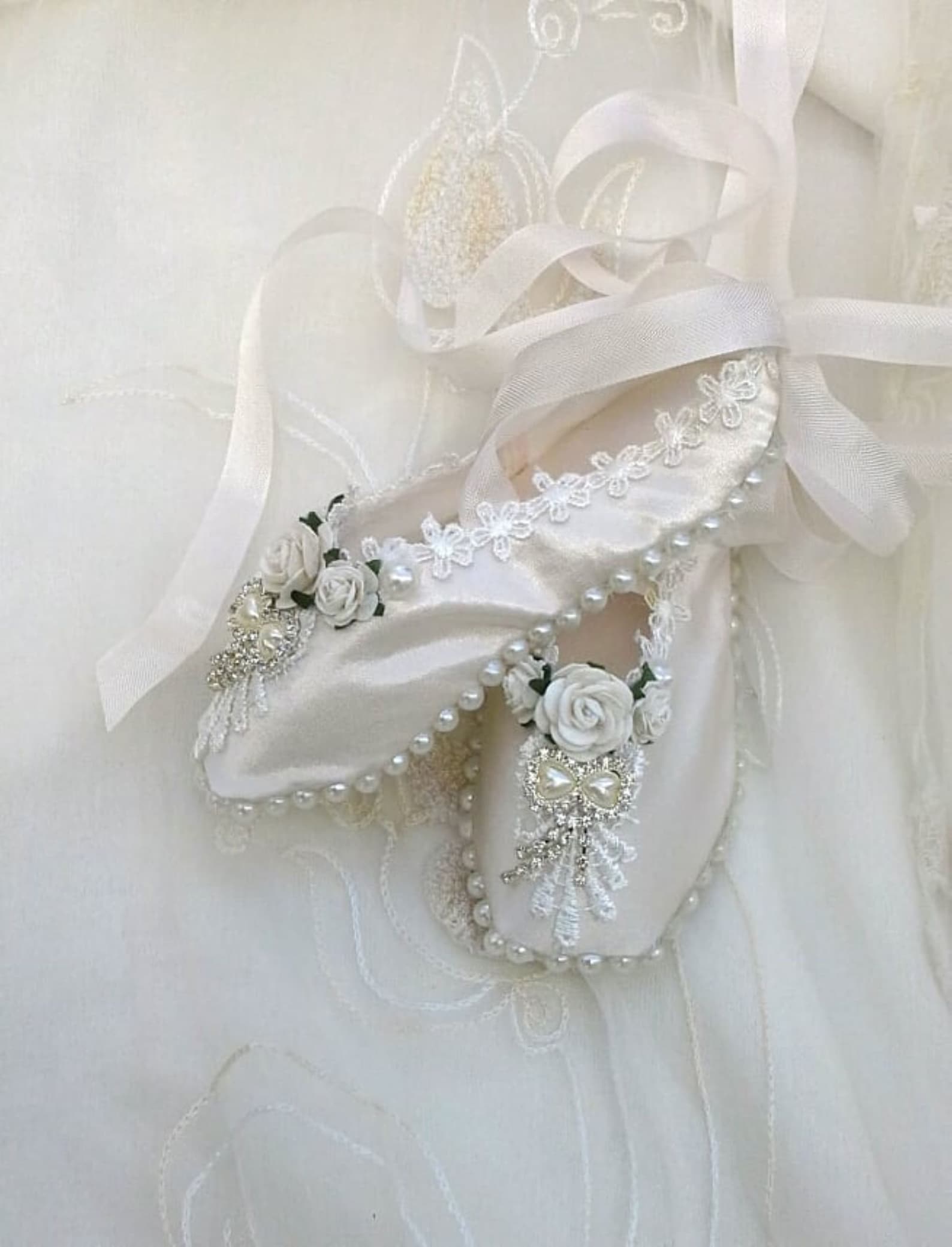 hand made ballet shoes, decorated ballet slippers, pointe shoes, decorative ballet shoes, shabby chic, ballet dancing shoes,gift hand made ballet shoes, decorated ballet slippers, pointe shoes, decorative ballet shoes, shabby chic, ballet dancing shoes,gift