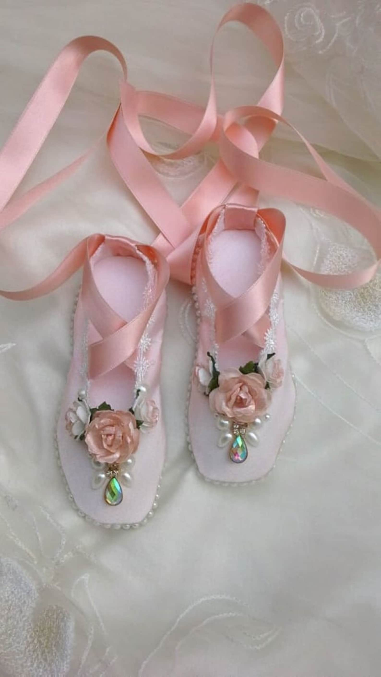 decorated pointe shoes, ballet shoes, decorated ballet slippers, decorative ballet shoes, shabby chic, ballet dancing shoes,gift