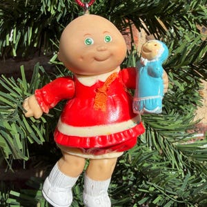 CPK. Adorno navideño de muñeca Cabbage Patch. Muñeca Cabbage Patch. Decoración para árbol de Navidad. Juguete vintage. Juguete de los años 80.