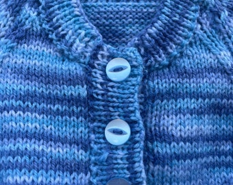 Unisex hand knitted cardigan . 2-4 years clothing. Homemade cardigan. Handmade cardigan. Knitting. Unisex cardigan. Blue cardigan.